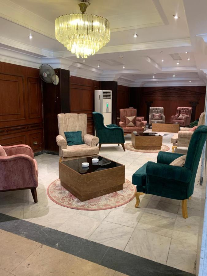 Maxim Hotel *